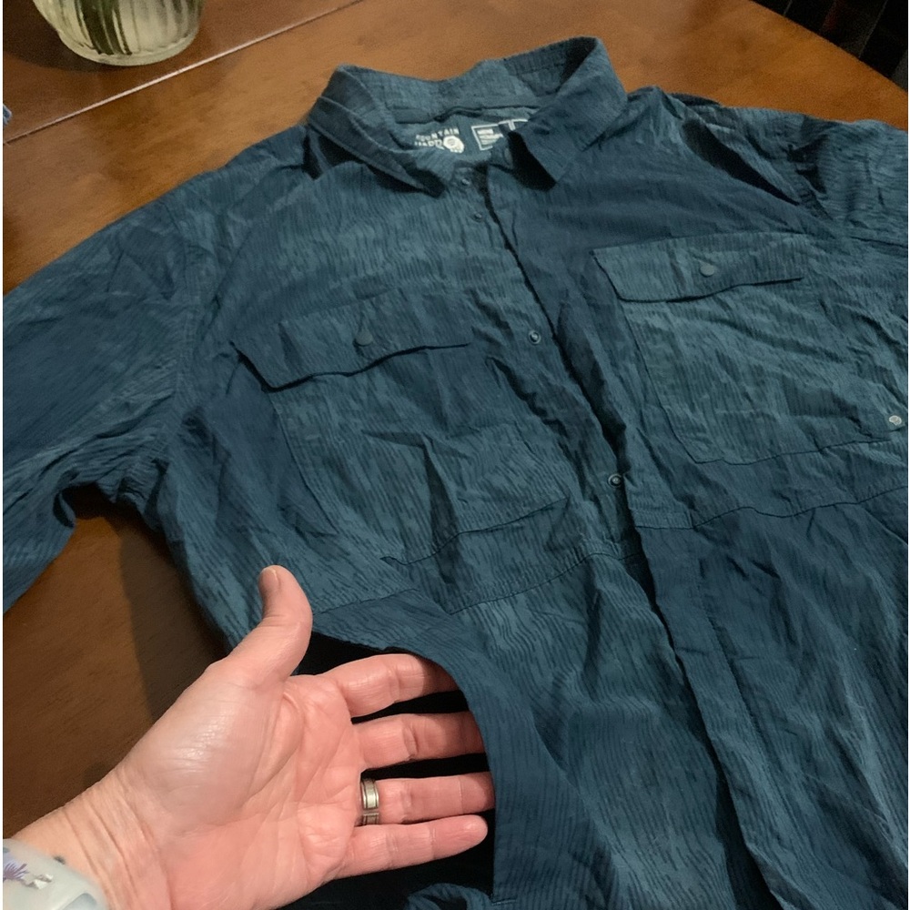 Men’s Mountain Hardwear Long-sleeve shirt.